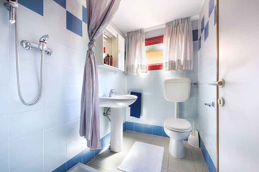 Bathroom with shower of the mobile home