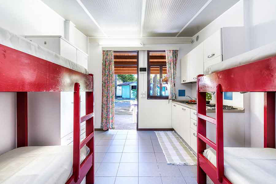 Kitchen of the mini-bungalow with two bunk beds
